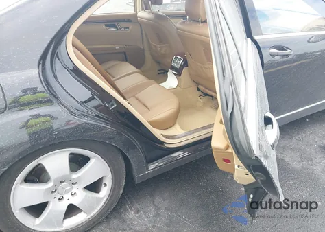 2007 Mercedes-Benz S 550 4Matic z USA, uszkodzony, nr VIN WDDNG86X07A100694